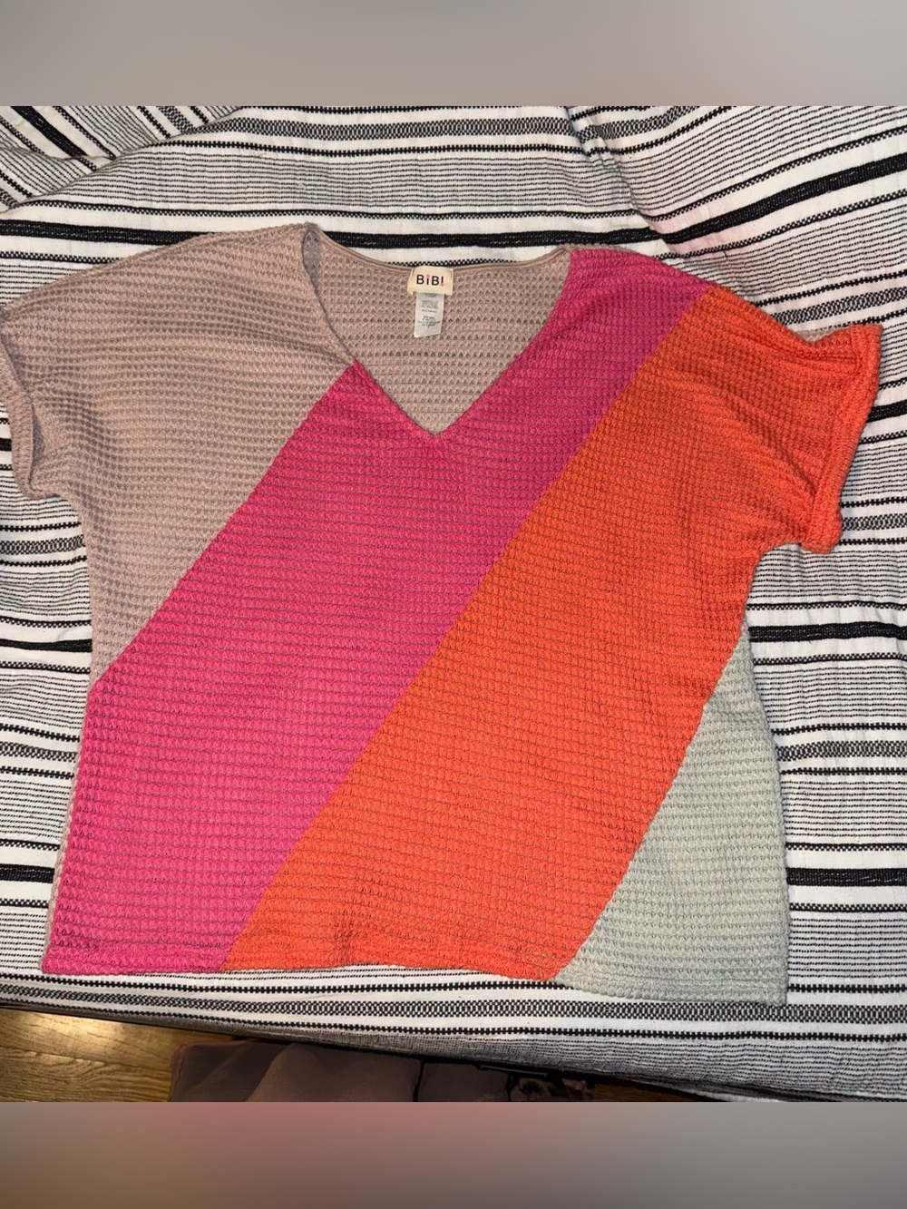 BiBi boutique short sleeve top